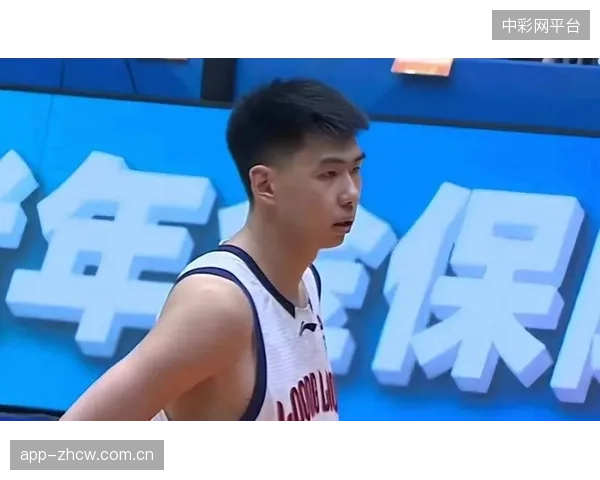 徐昕凭借数据上的飞跃，成功当选赛季最具进步球员。
